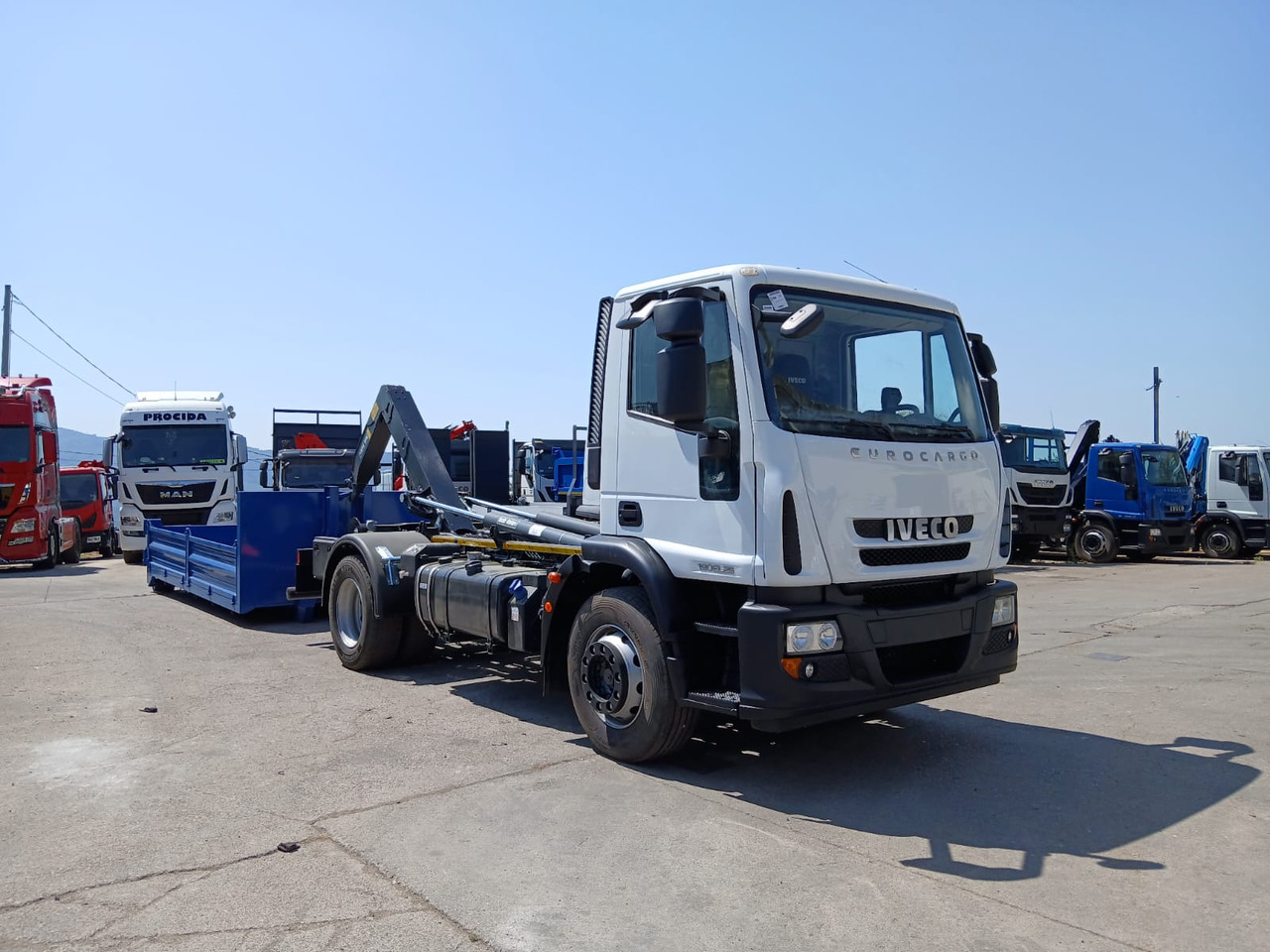 IVECO EUROCARGO 190EL25 - Haakarmsysteem vrachtwagen: afbeelding 1 IVECO EUROCARGO 190EL25 - Haakarmsysteem vrachtwagen: afbeelding 1