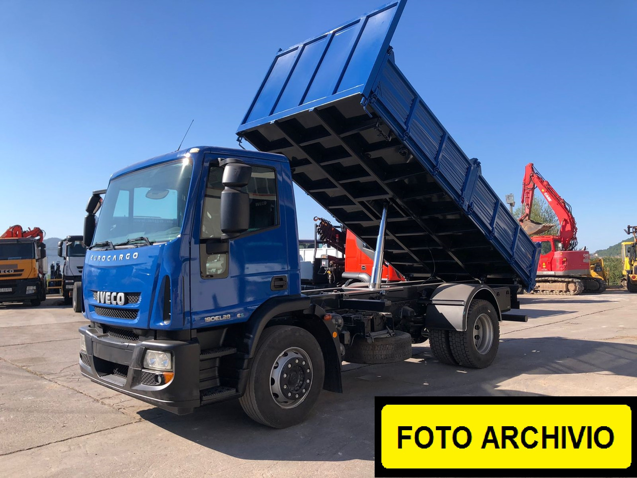 IVECO EUROCARGO 190EL28 - Kipper vrachtwagen: afbeelding 2 IVECO EUROCARGO 190EL28 - Kipper vrachtwagen: afbeelding 2