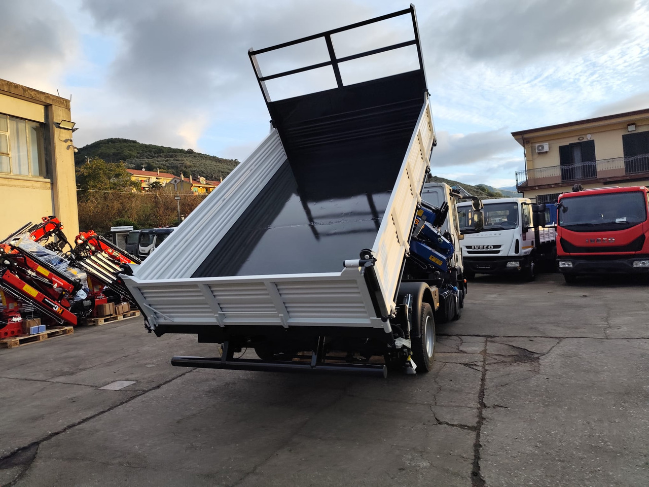 IVECO EUROCARGO 80-210 - Kraanwagen, Kipper vrachtwagen: afbeelding 5 IVECO EUROCARGO 80-210 - Kraanwagen, Kipper vrachtwagen: afbeelding 5