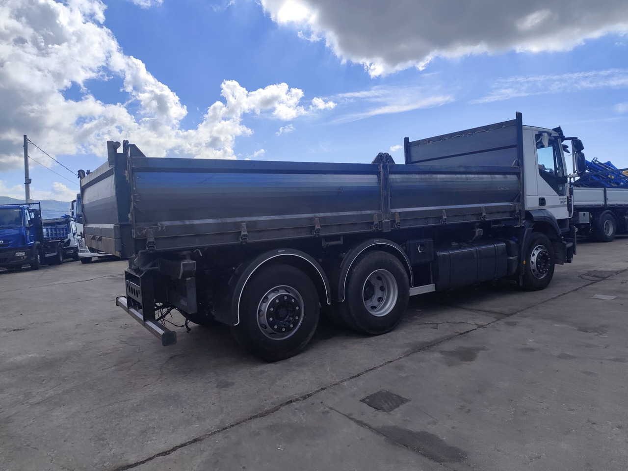 IVECO STRALIS AD 260S31 - Kipper vrachtwagen: afbeelding 4 IVECO STRALIS AD 260S31 - Kipper vrachtwagen: afbeelding 4