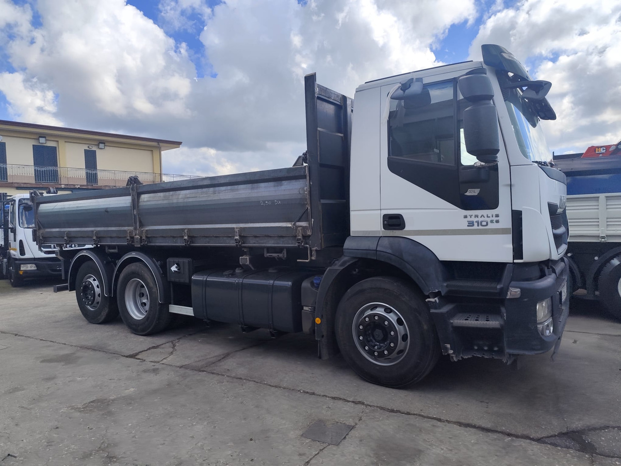 IVECO STRALIS AD 260S31 - Kipper vrachtwagen: afbeelding 5 IVECO STRALIS AD 260S31 - Kipper vrachtwagen: afbeelding 5
