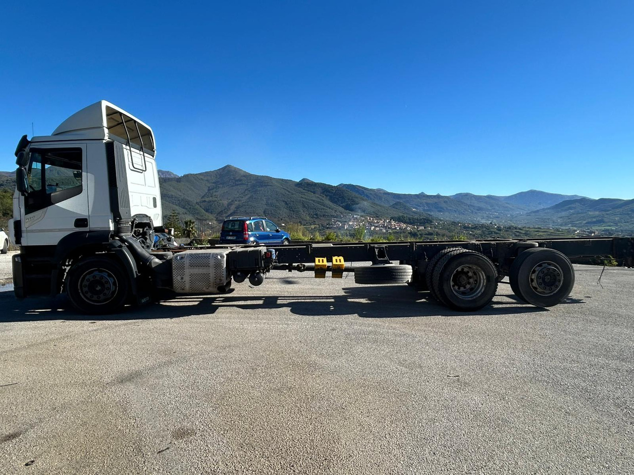 IVECO STRALIS AD 260S31 XP - Chassis vrachtwagen: afbeelding 2 IVECO STRALIS AD 260S31 XP - Chassis vrachtwagen: afbeelding 2