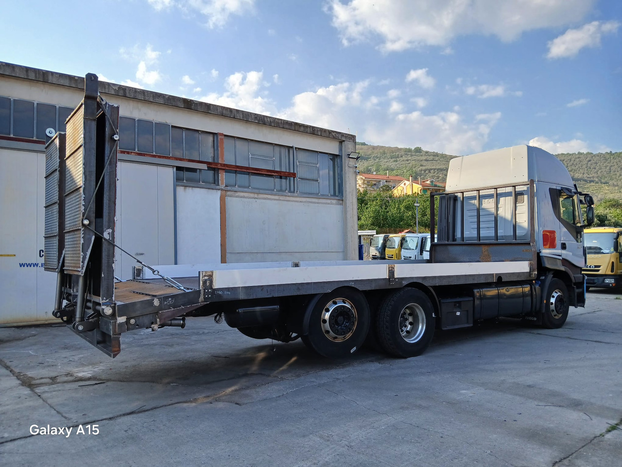 IVECO STRALIS AS 260S46 - Vrachtwagen met open laadbak: afbeelding 2 IVECO STRALIS AS 260S46 - Vrachtwagen met open laadbak: afbeelding 2