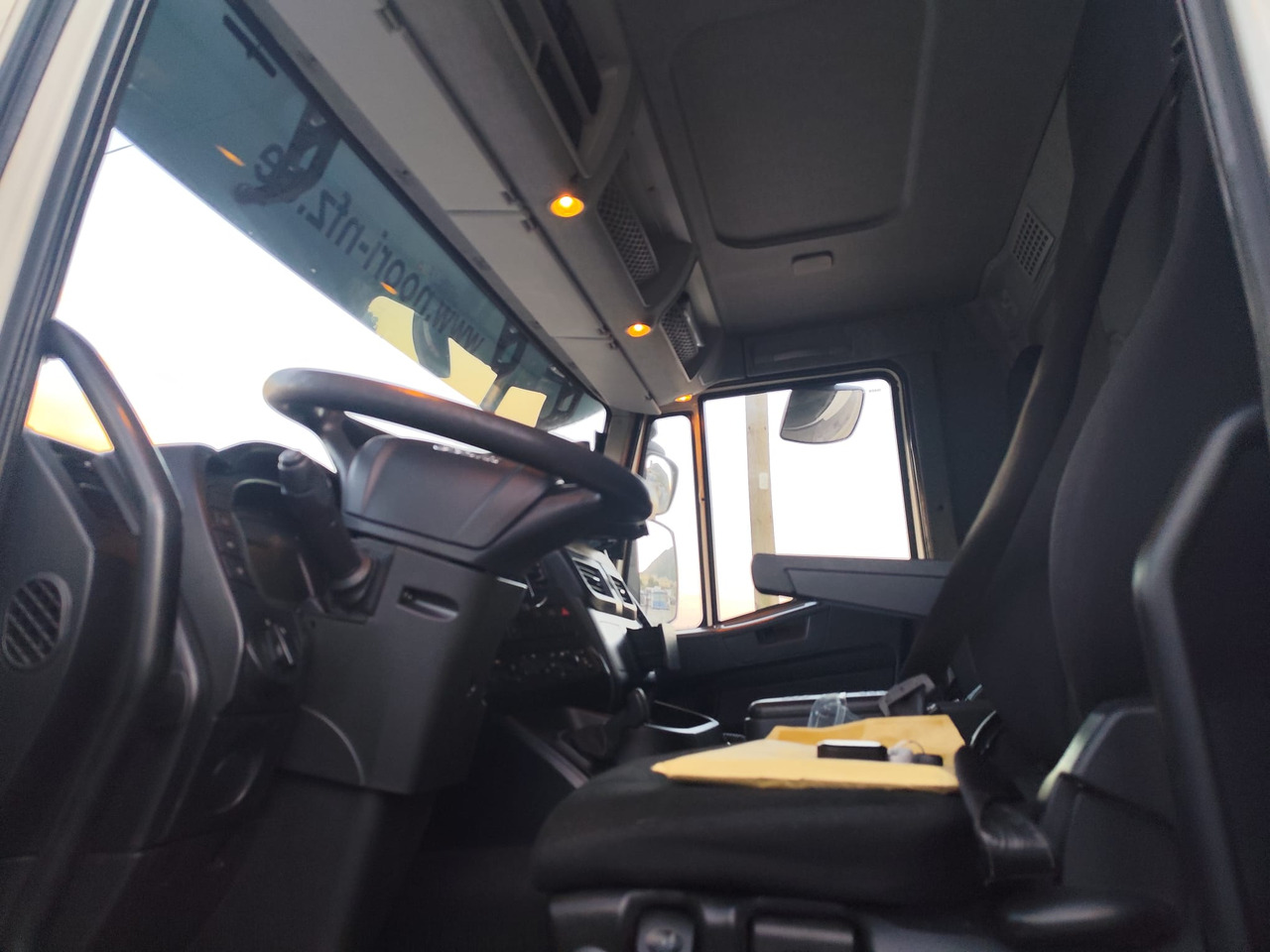 IVECO STRALIS AS 260S46 - Vrachtwagen met open laadbak: afbeelding 4 IVECO STRALIS AS 260S46 - Vrachtwagen met open laadbak: afbeelding 4