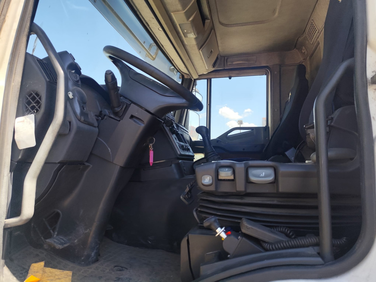 Kraanwagen IVECO STRALIS CUBE 190S33: afbeelding 31