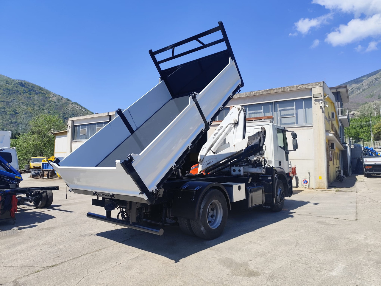 Kraanwagen IVECO STRALIS CUBE 190S33: afbeelding 11