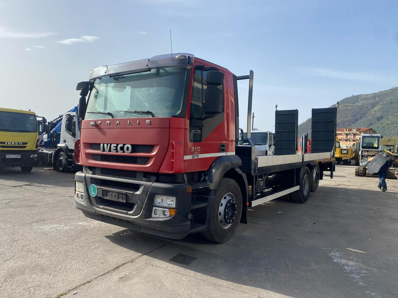 IVECO STRALIS CUBE 260S31 - Vrachtwagen met open laadbak: afbeelding 1 IVECO STRALIS CUBE 260S31 - Vrachtwagen met open laadbak: afbeelding 1