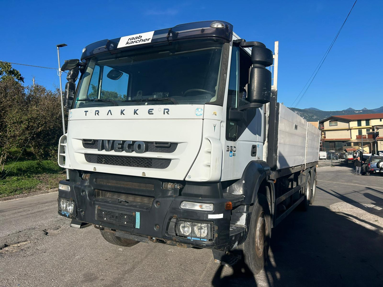IVECO TRAKKER 260T36 - Vrachtwagen met open laadbak: afbeelding 1 IVECO TRAKKER 260T36 - Vrachtwagen met open laadbak: afbeelding 1