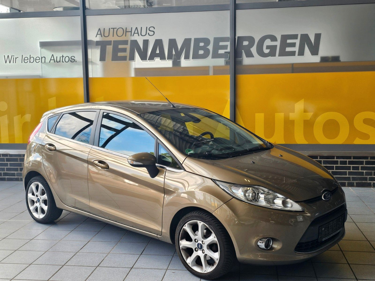 Ford Fiesta Titanium SHZ USB frischer TÜV - Personenwagen: afbeelding 1 Ford Fiesta Titanium SHZ USB frischer TÜV - Personenwagen: afbeelding 1