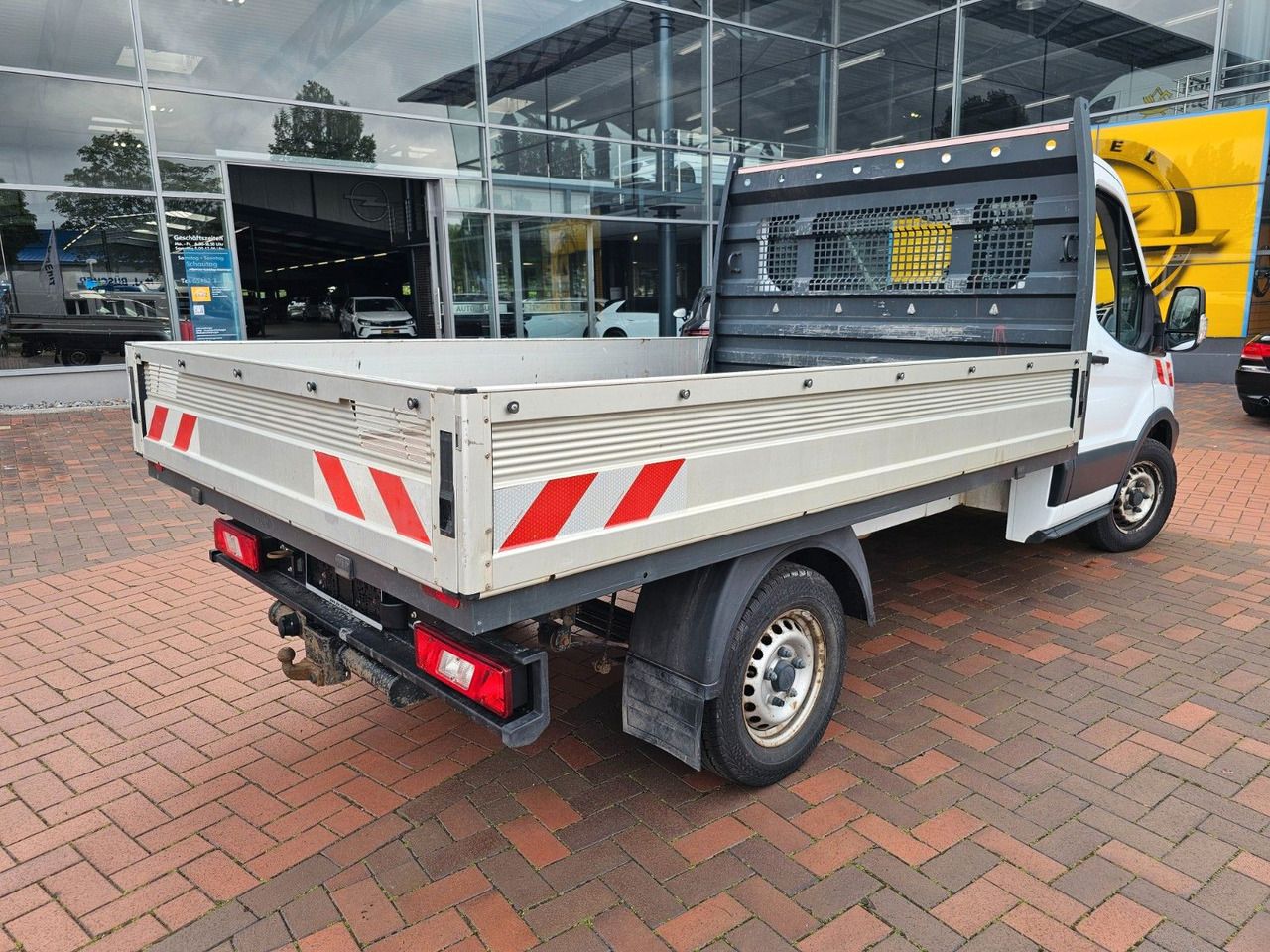 Ford Transit Pritsche 350 L2 Einzelkabine Motorschade - Bestelwagen open laadbak: afbeelding 3 Ford Transit Pritsche 350 L2 Einzelkabine Motorschade - Bestelwagen open laadbak: afbeelding 3