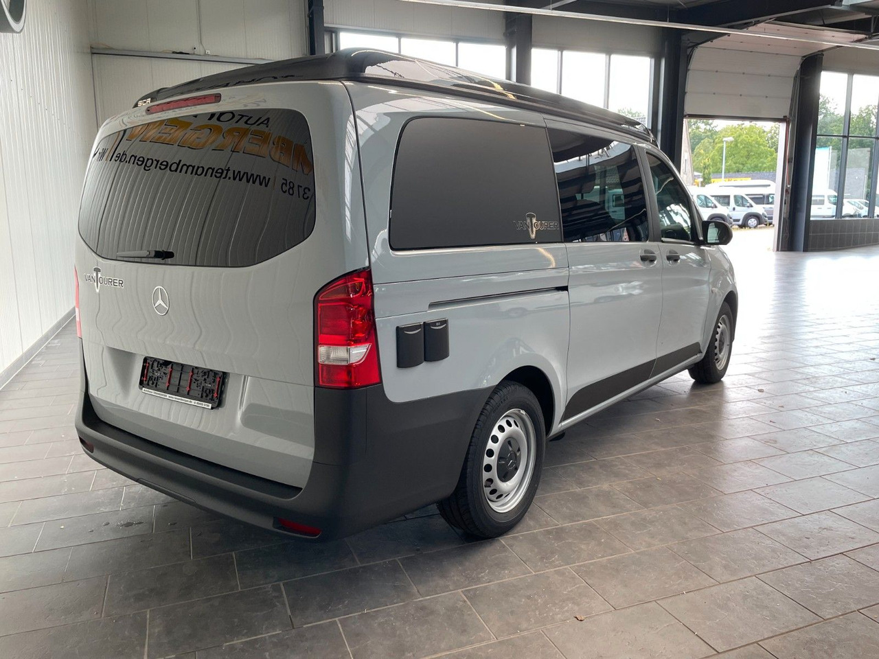 Mercedes-Benz Vito VanTourer Urban "Comfort" Camper Küche AHK - Buscamper: afbeelding 5 Mercedes-Benz Vito VanTourer Urban "Comfort" Camper Küche AHK - Buscamper: afbeelding 5