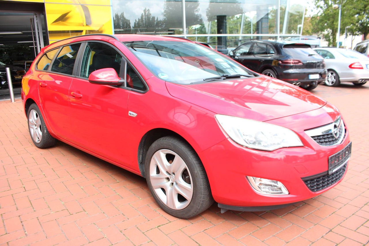 Opel Astra J Sports Tourer Design Edition - Stationwagen: afbeelding 5 Opel Astra J Sports Tourer Design Edition - Stationwagen: afbeelding 5