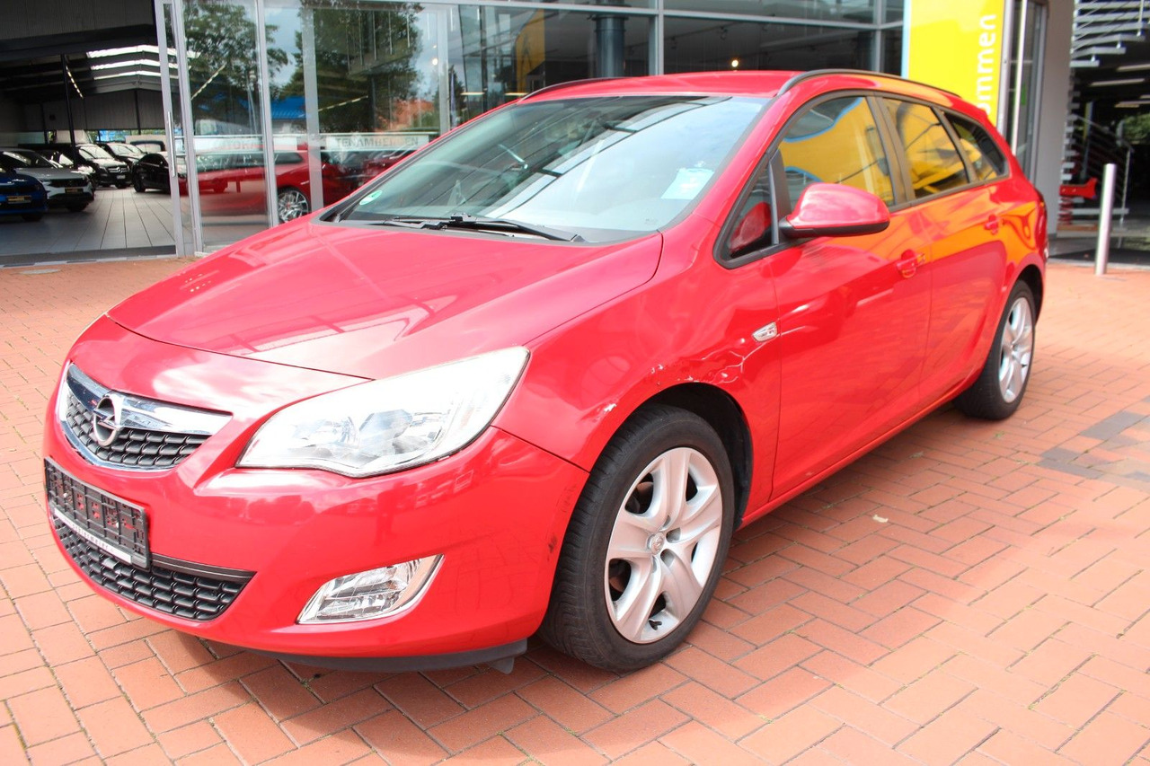 Opel Astra J Sports Tourer Design Edition - Stationwagen: afbeelding 1 Opel Astra J Sports Tourer Design Edition - Stationwagen: afbeelding 1