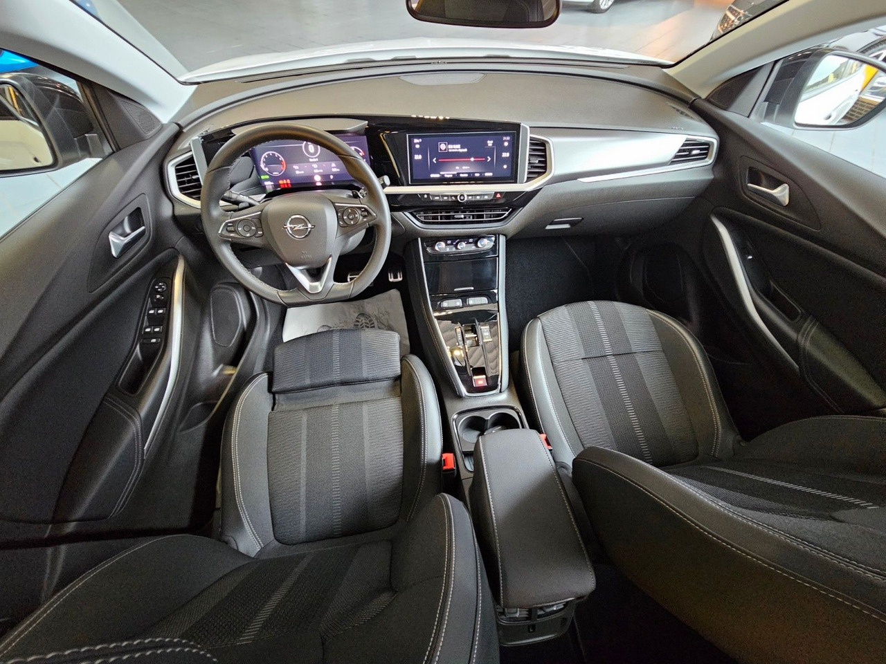 Opel Grandland Elegance AT-8 Navi Kamera LED - SUV: afbeelding 5 Opel Grandland Elegance AT-8 Navi Kamera LED - SUV: afbeelding 5
