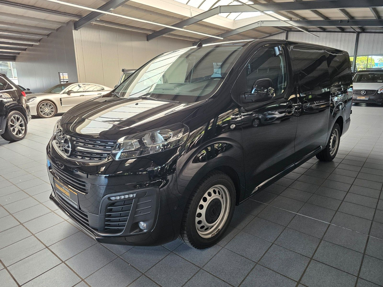 Opel Vivaro Kasten FlexSpace L DoKa Navi CarPlay DAB - Kleine bestelwagen, Bestelwagen met dubbele cabine: afbeelding 1 Opel Vivaro Kasten FlexSpace L DoKa Navi CarPlay DAB - Kleine bestelwagen, Bestelwagen met dubbele cabine: afbeelding 1