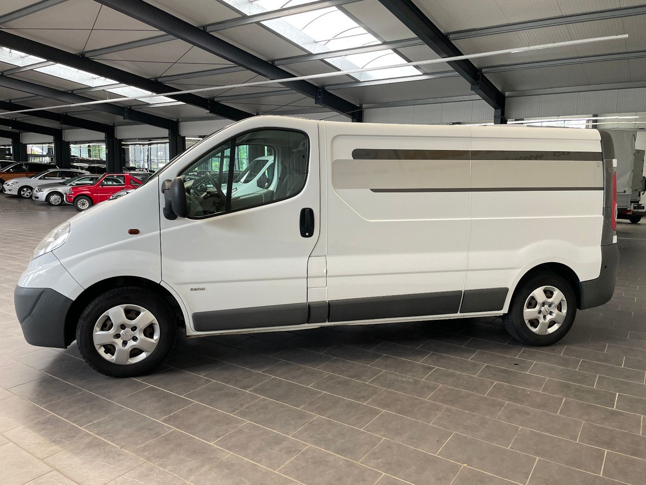 Opel Vivaro Kasten L2H1 2,9t Tüv Scheckheft Klima AHK - Kleine bestelwagen: afbeelding 4 Opel Vivaro Kasten L2H1 2,9t Tüv Scheckheft Klima AHK - Kleine bestelwagen: afbeelding 4