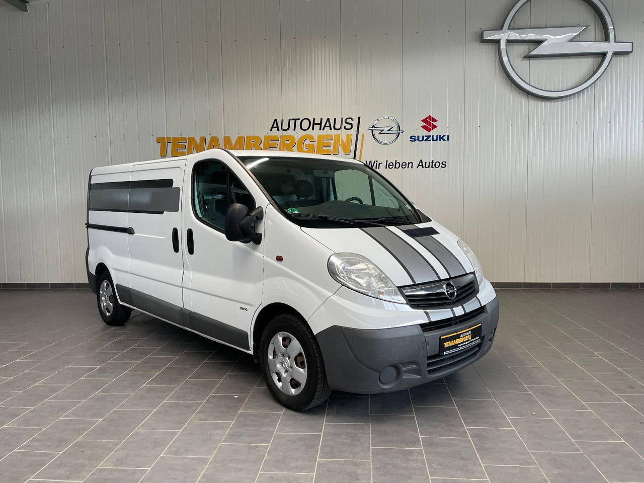 Opel Vivaro Kasten L2H1 2,9t Tüv Scheckheft Klima AHK - Kleine bestelwagen: afbeelding 1 Opel Vivaro Kasten L2H1 2,9t Tüv Scheckheft Klima AHK - Kleine bestelwagen: afbeelding 1