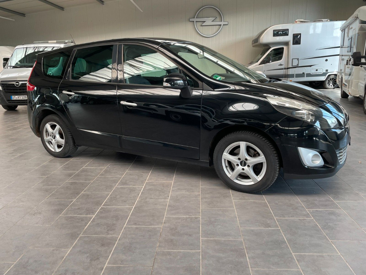 Renault Scenic III Grand BOSE Edition AHK - Personenvervoer: afbeelding 2 Renault Scenic III Grand BOSE Edition AHK - Personenvervoer: afbeelding 2