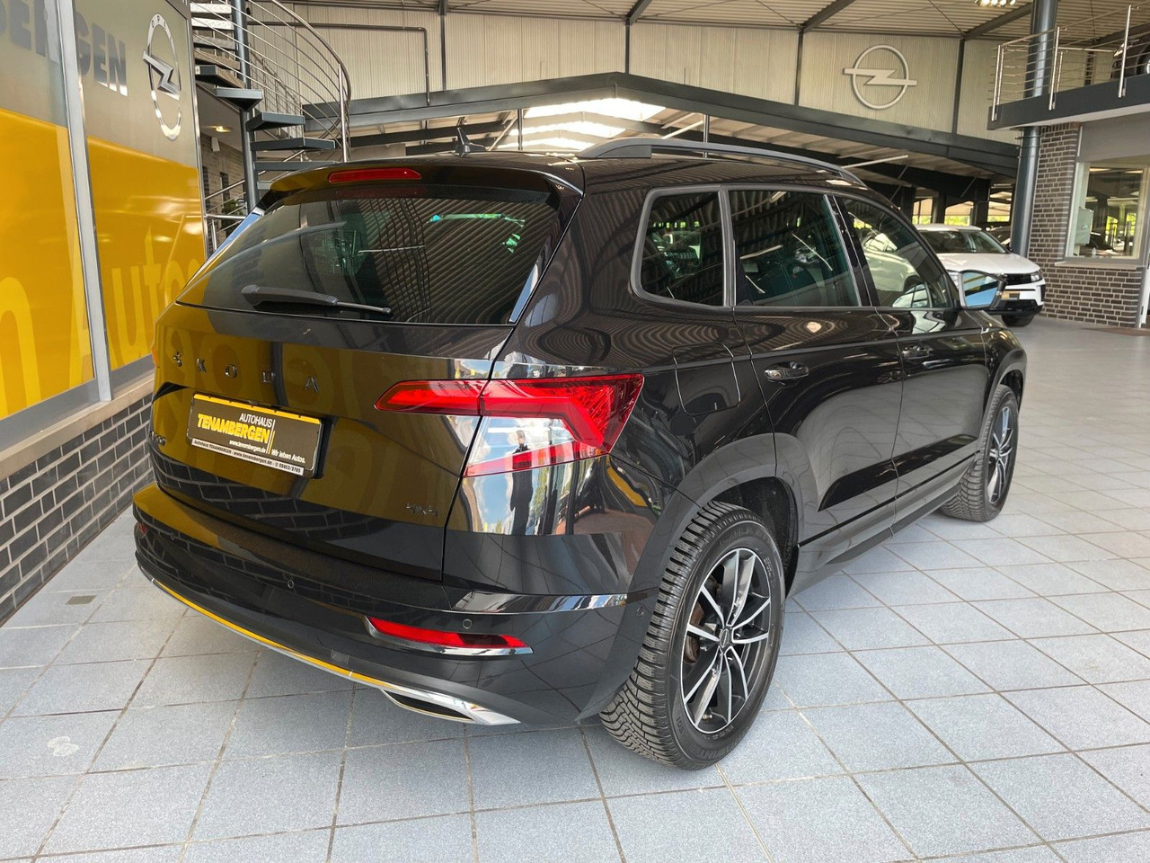 Skoda Karoq Sportline 4x4 Kamera Virt.Cockp LED ACC - SUV: afbeelding 3 Skoda Karoq Sportline 4x4 Kamera Virt.Cockp LED ACC - SUV: afbeelding 3