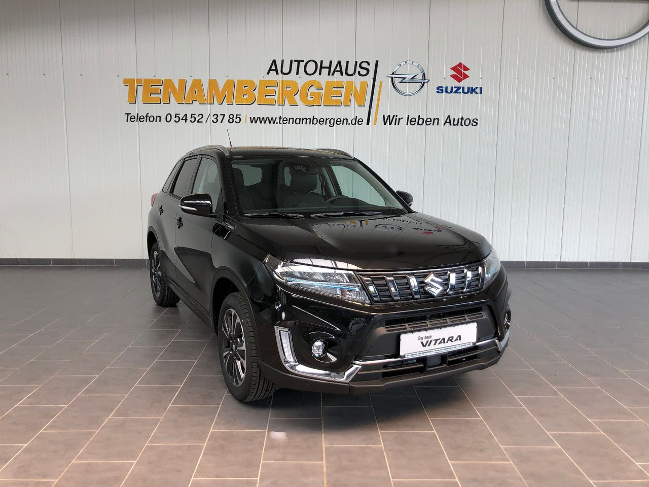 Suzuki Vitara 1.5 Hybrid Comfort+Automatik/ Panor.-Dach - SUV: afbeelding 1 Suzuki Vitara 1.5 Hybrid Comfort+Automatik/ Panor.-Dach - SUV: afbeelding 1
