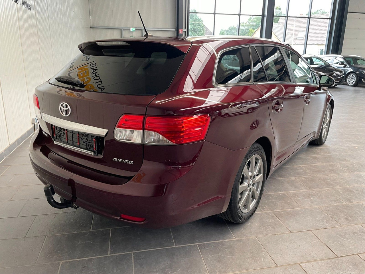 Toyota Avensis Kombi Executive AHK/ 8-Fach Bereift - Stationwagen: afbeelding 3 Toyota Avensis Kombi Executive AHK/ 8-Fach Bereift - Stationwagen: afbeelding 3