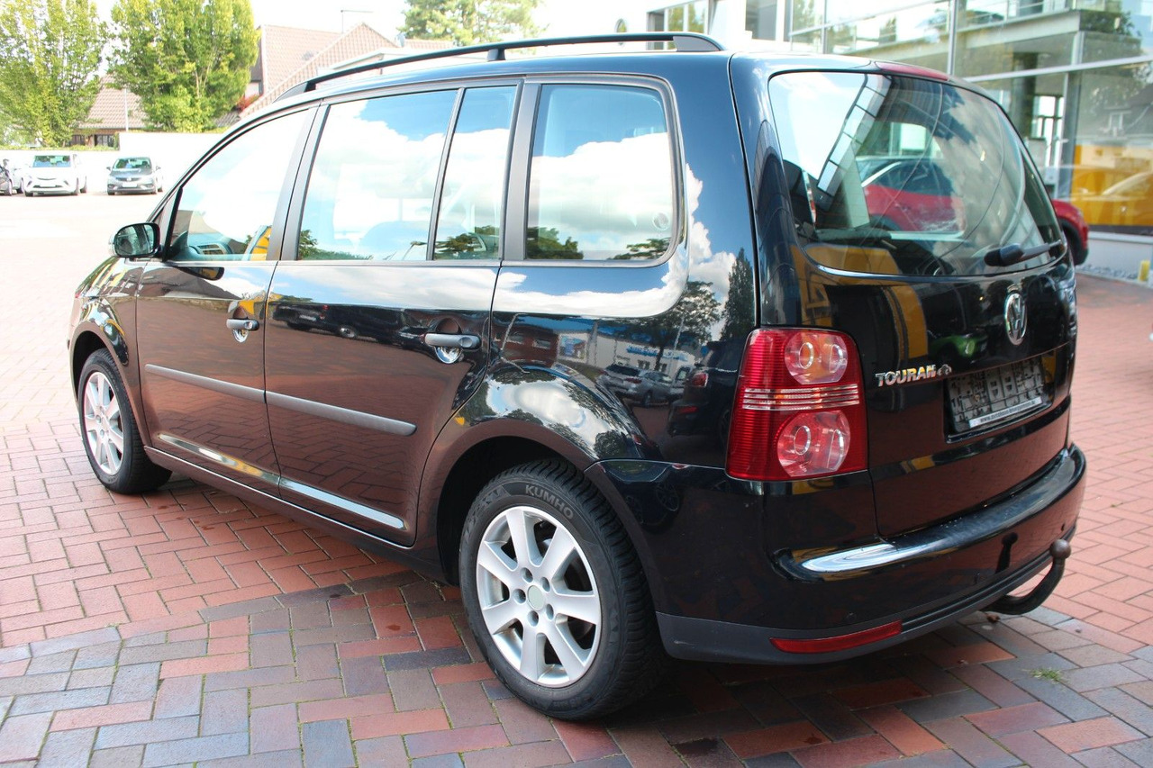 Volkswagen Touran Conceptline AHK 7 Sitze - Personenvervoer: afbeelding 4 Volkswagen Touran Conceptline AHK 7 Sitze - Personenvervoer: afbeelding 4