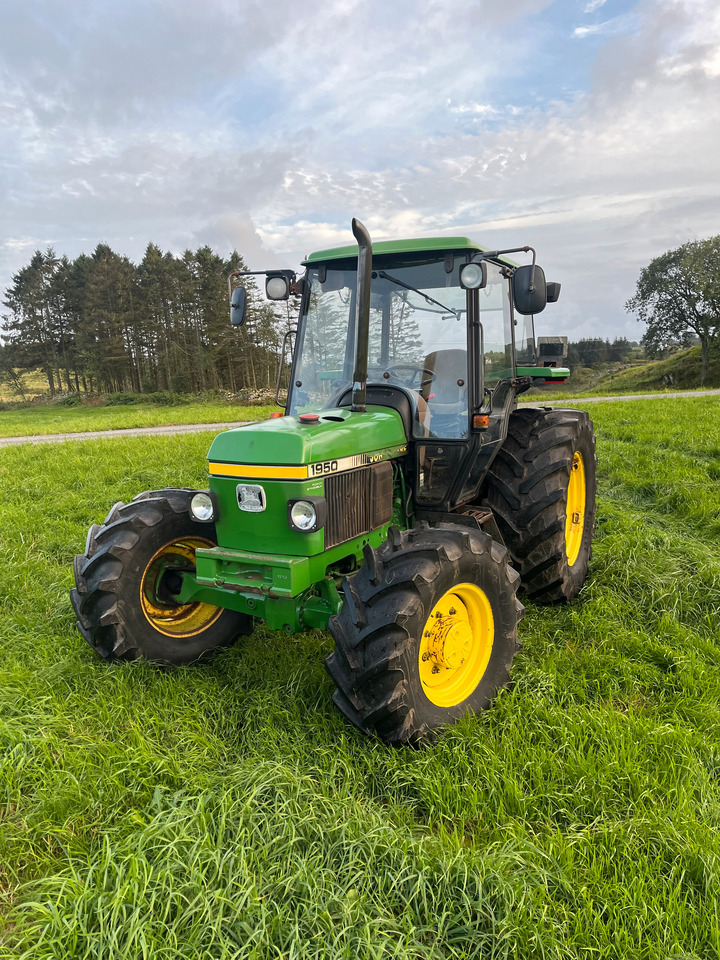 JOHN DEERE 1950 - Tractor: afbeelding 1 JOHN DEERE 1950 - Tractor: afbeelding 1