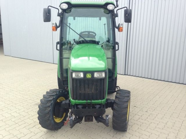 JOHN DEERE 3720 - Tractor: afbeelding 1 JOHN DEERE 3720 - Tractor: afbeelding 1