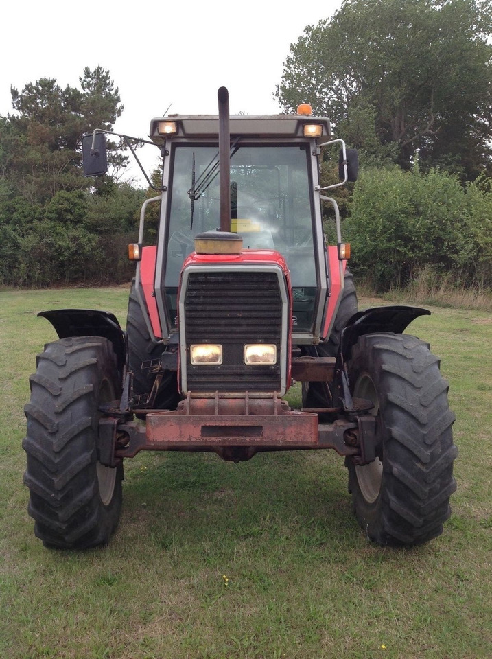 Massey Ferguson 3120 - Tractor: afbeelding 2 Massey Ferguson 3120 - Tractor: afbeelding 2