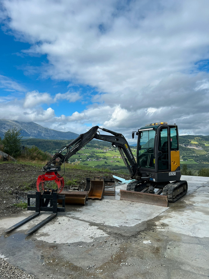 Volvo ECR25D - Graafmachine: afbeelding 1 Volvo ECR25D - Graafmachine: afbeelding 1