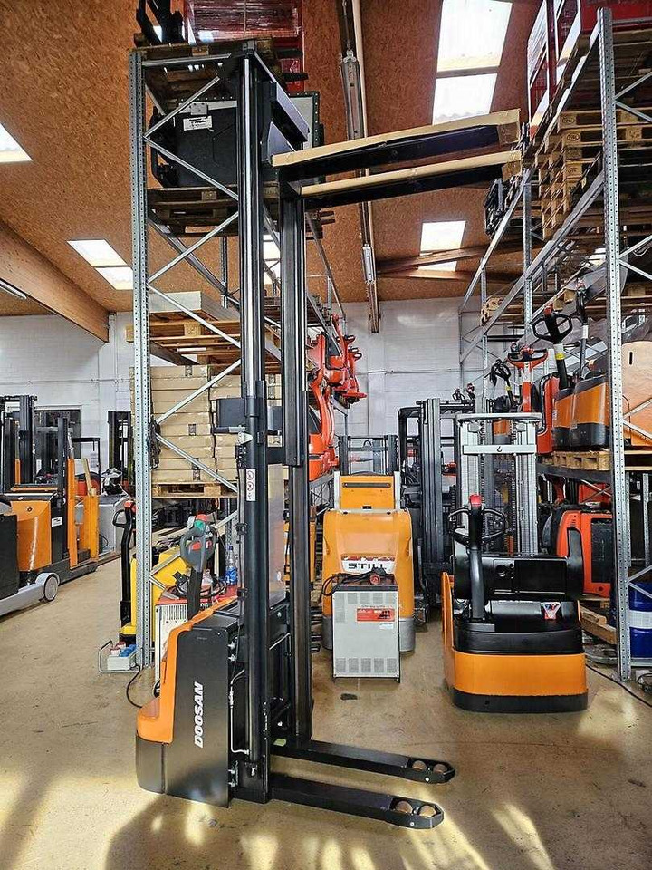 Doosan BSL16N - Stapelaar: afbeelding 5 Doosan BSL16N - Stapelaar: afbeelding 5