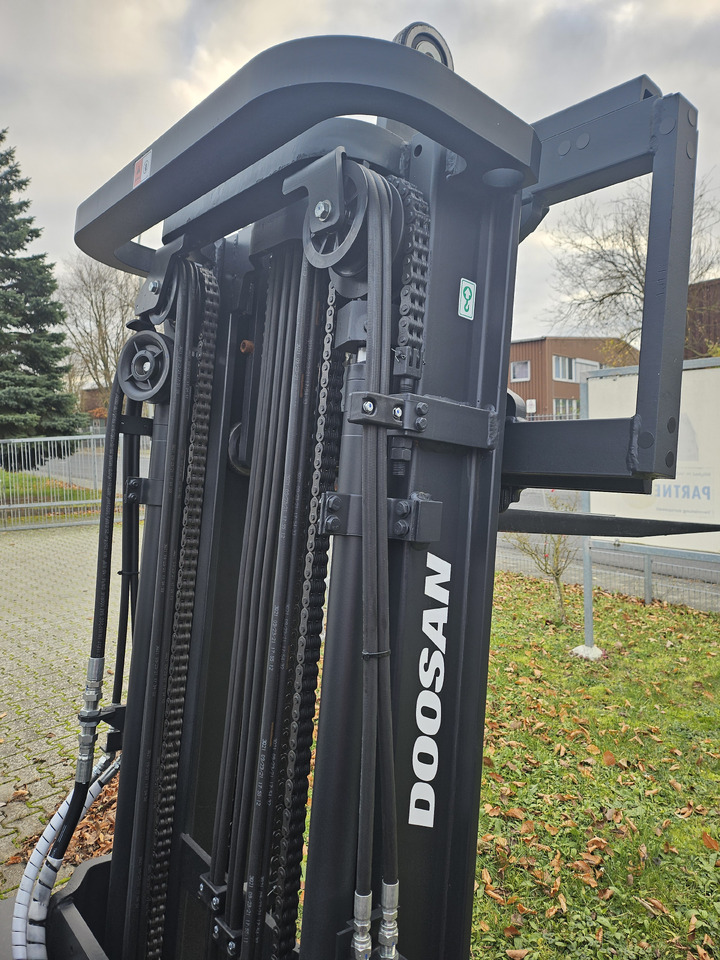 Doosan D30NXS - Diesel heftruck: afbeelding 5 Doosan D30NXS - Diesel heftruck: afbeelding 5