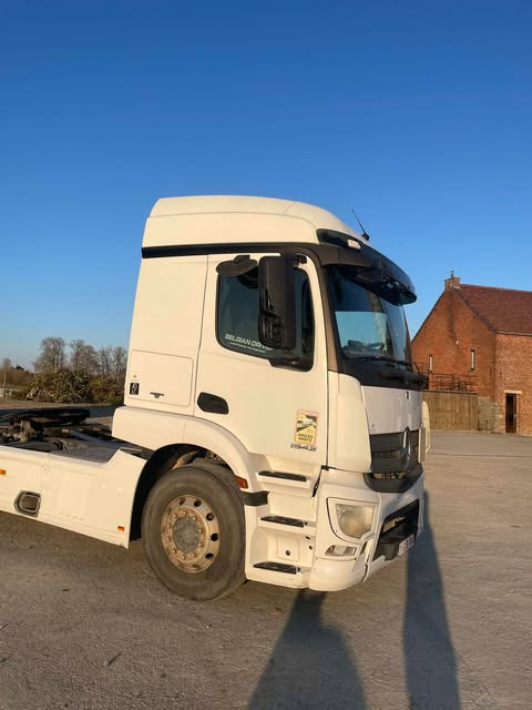 Mercedes-beenz actros - Trekker: afbeelding 2 Mercedes-beenz actros - Trekker: afbeelding 2