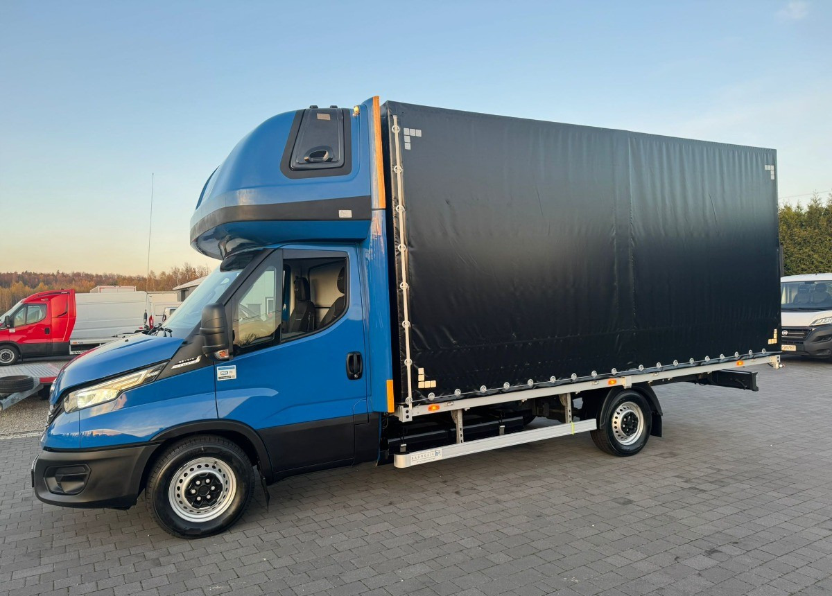 Iveco 35S18 3.0 Hi-Matic Salon Polska 30 180ps - Schuifzeilen bestelwagen: afbeelding 2 Iveco 35S18 3.0 Hi-Matic Salon Polska 30 180ps - Schuifzeilen bestelwagen: afbeelding 2