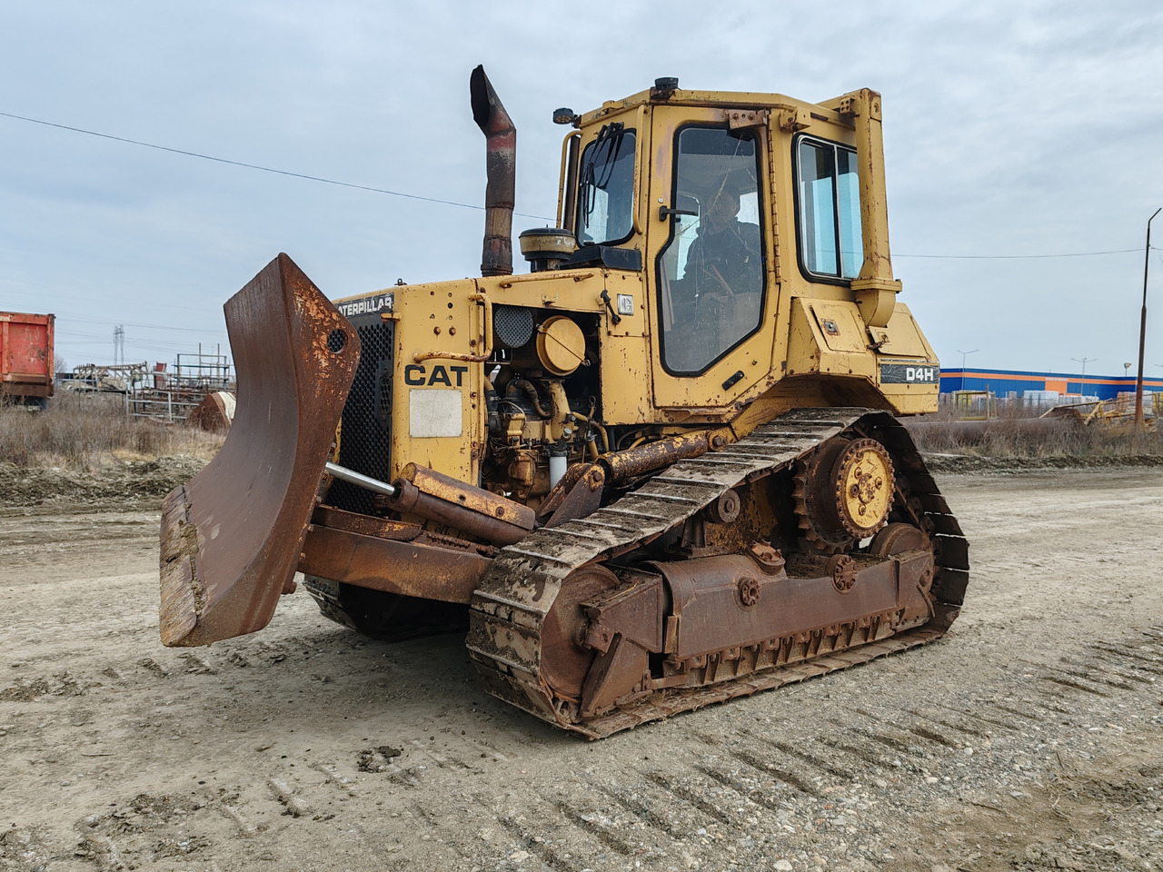Caterpillar D4H - Bulldozer: afbeelding 1 Caterpillar D4H - Bulldozer: afbeelding 1