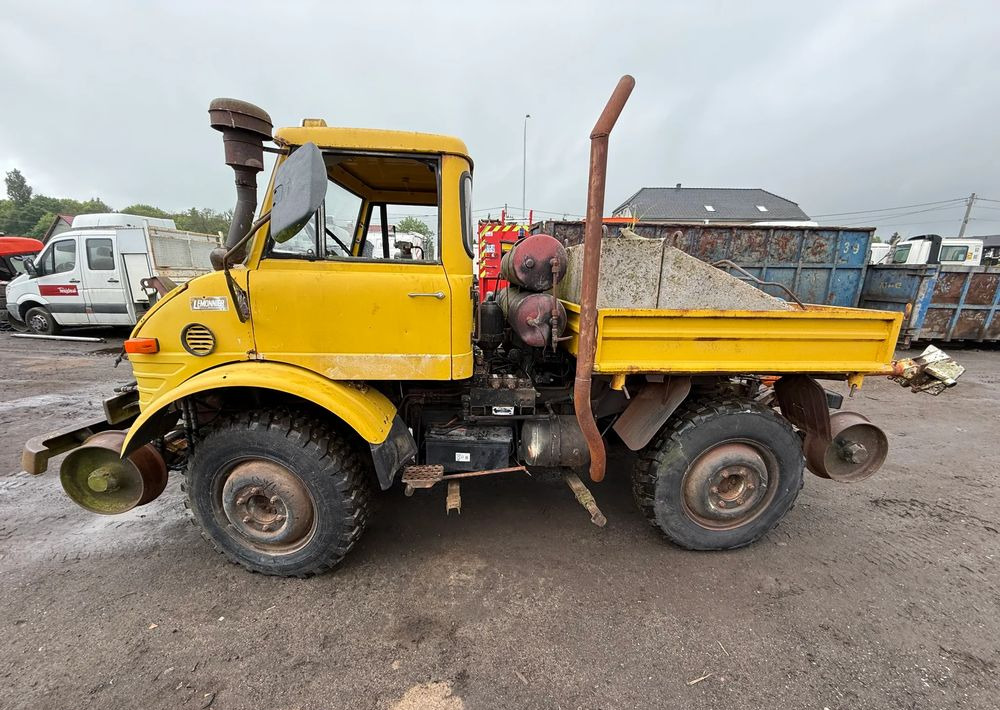 Mercedes-Benz UNIMOG 406B - Kipper vrachtwagen: afbeelding 2 Mercedes-Benz UNIMOG 406B - Kipper vrachtwagen: afbeelding 2