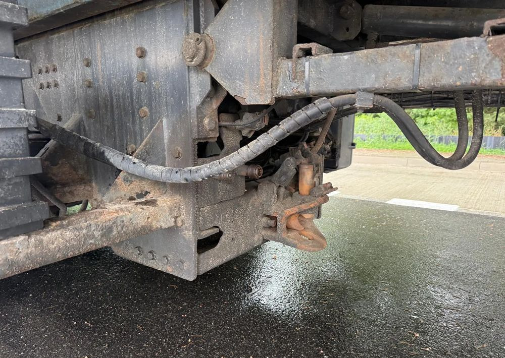 Scania R380 PD Autopomoc Specialny tacho na tarczki wciągarka - Bergingsvoertuig: afbeelding 4 Scania R380 PD Autopomoc Specialny tacho na tarczki wciągarka - Bergingsvoertuig: afbeelding 4