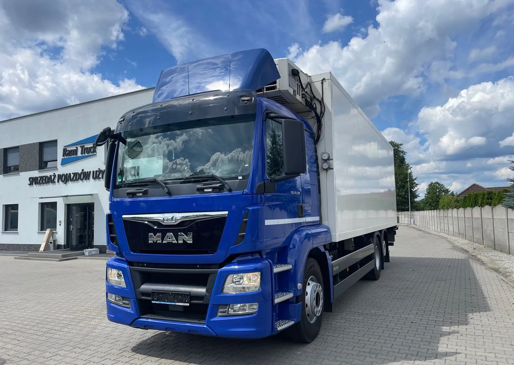MAN TGS 26.360 CHŁODNIA 8,10m ( 20 europalet ) - Koelwagen vrachtwagen: afbeelding 1 MAN TGS 26.360 CHŁODNIA 8,10m ( 20 europalet ) - Koelwagen vrachtwagen: afbeelding 1