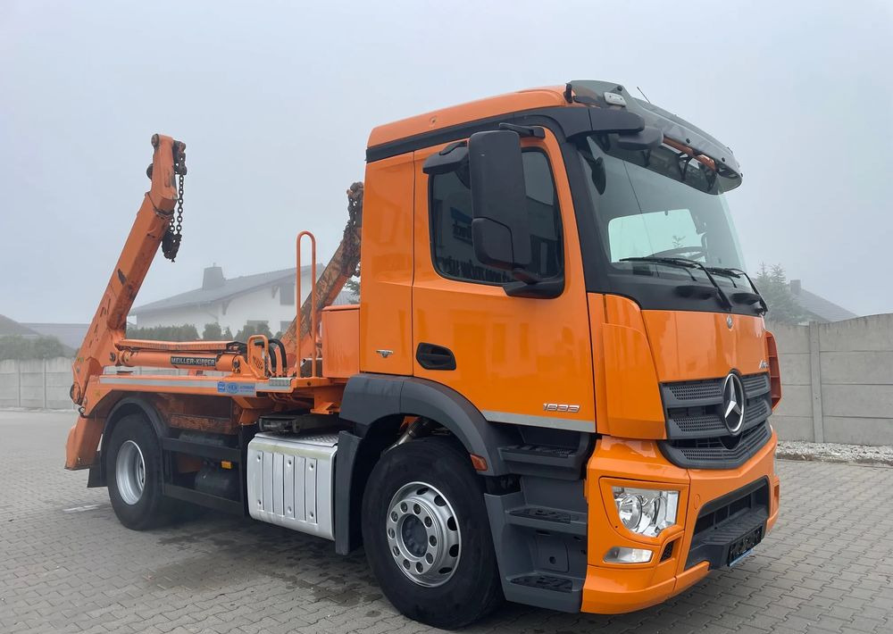 Mercedes-Benz ANTOS 1833 BRAMOWIEC, MILLER - Portaalarmsysteem vrachtwagen: afbeelding 2 Mercedes-Benz ANTOS 1833 BRAMOWIEC, MILLER - Portaalarmsysteem vrachtwagen: afbeelding 2