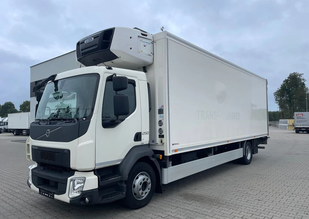 Volvo FL 16.250 CHŁODNIA - Koelwagen vrachtwagen: afbeelding 2 Volvo FL 16.250 CHŁODNIA - Koelwagen vrachtwagen: afbeelding 2