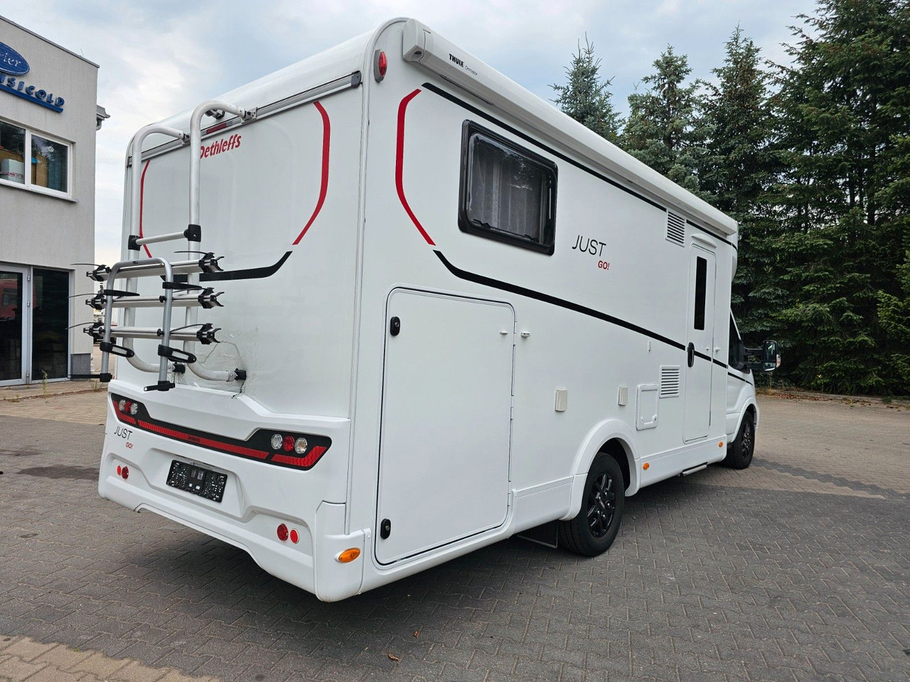 Dethleffs JUST GO T7055 EB Winter 4xBett Elektr.Hubbet - Half integraal camper: afbeelding 4 Dethleffs JUST GO T7055 EB Winter 4xBett Elektr.Hubbet - Half integraal camper: afbeelding 4
