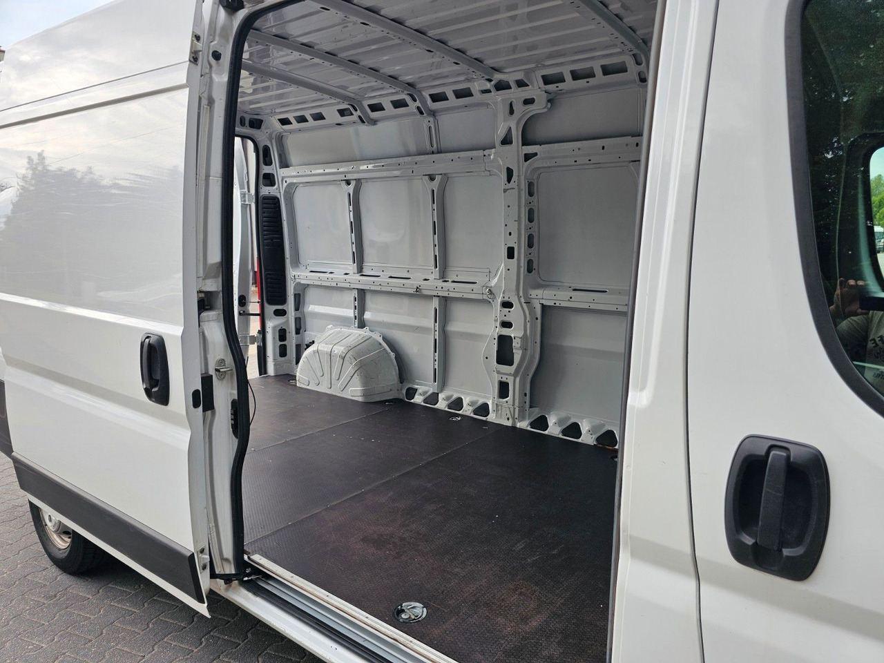 Opel MOVANO DUCATO L3H2 erst 35tkm Leichter unfall - Gesloten bestelwagen: afbeelding 5 Opel MOVANO DUCATO L3H2 erst 35tkm Leichter unfall - Gesloten bestelwagen: afbeelding 5