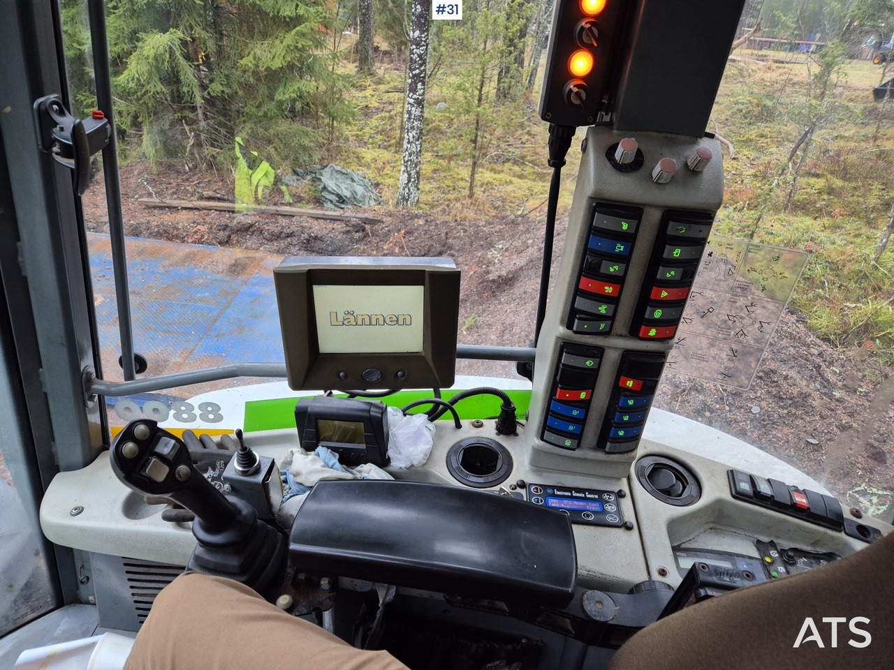 Lännen 8800E Kaivurikuormaaja - Graaflaadmachine: afbeelding 4 Lännen 8800E Kaivurikuormaaja - Graaflaadmachine: afbeelding 4