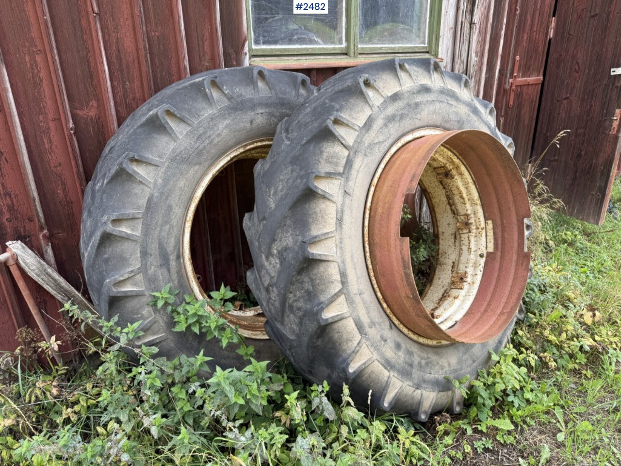 2 tractor tires with rims and rings - Complete wiel voor Landbouwmachine: afbeelding 1 2 tractor tires with rims and rings - Complete wiel voor Landbouwmachine: afbeelding 1