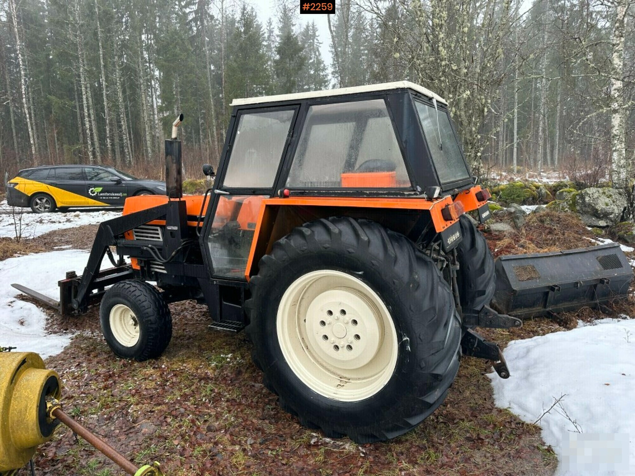 Tractor Ursus C385 Deluxe! with loader and implements - Tractor: afbeelding 2 Tractor Ursus C385 Deluxe! with loader and implements - Tractor: afbeelding 2