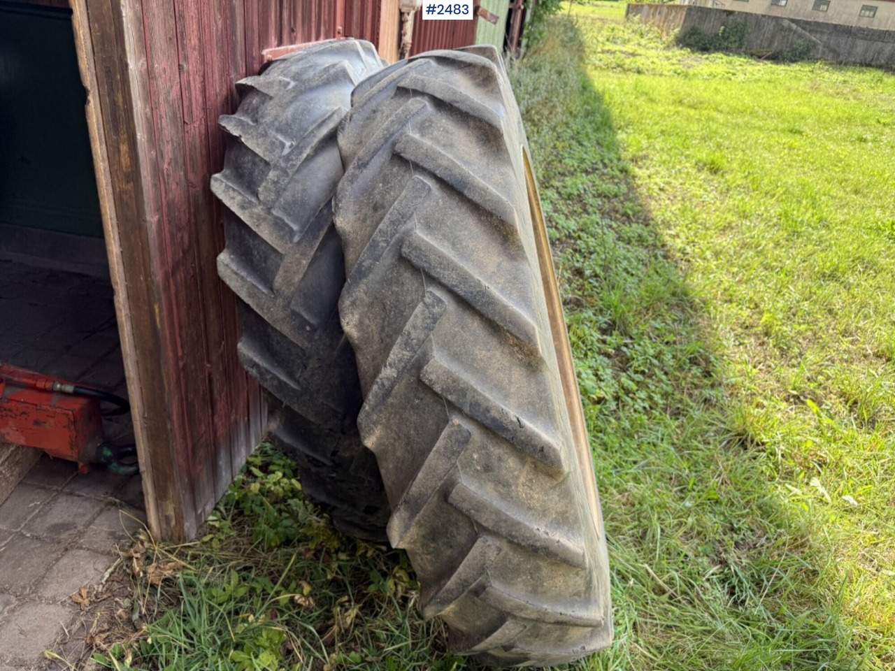 Tractor tires with rings Goodyear 13.6-38 - Complete wiel voor Landbouwmachine: afbeelding 3 Tractor tires with rings Goodyear 13.6-38 - Complete wiel voor Landbouwmachine: afbeelding 3