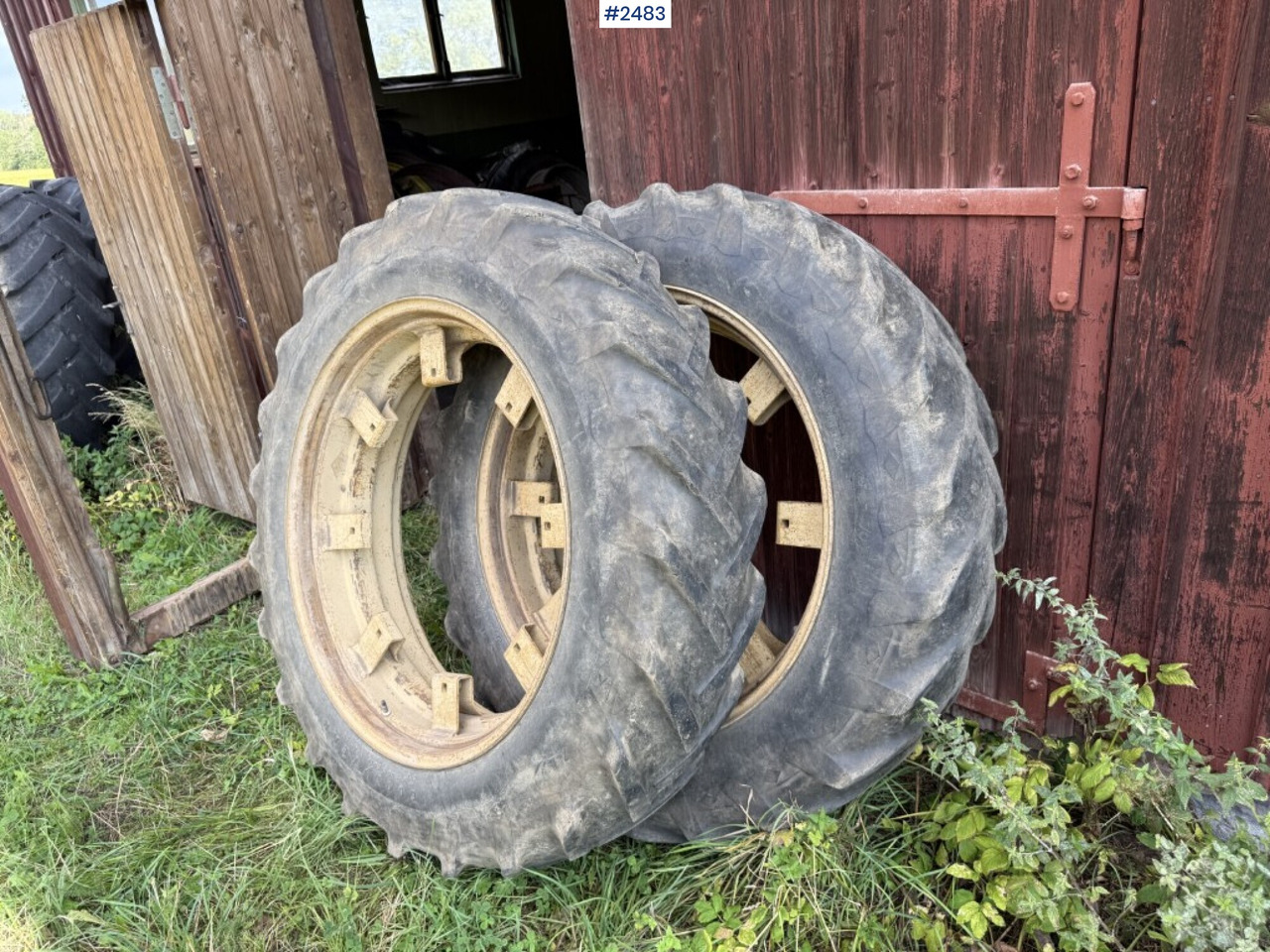 Tractor tires with rings Goodyear 13.6-38 - Complete wiel voor Landbouwmachine: afbeelding 1 Tractor tires with rings Goodyear 13.6-38 - Complete wiel voor Landbouwmachine: afbeelding 1