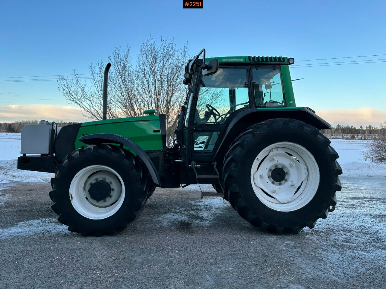 Valtra X110 waiststeering tractor with twintrac - Tractor: afbeelding 3 Valtra X110 waiststeering tractor with twintrac - Tractor: afbeelding 3