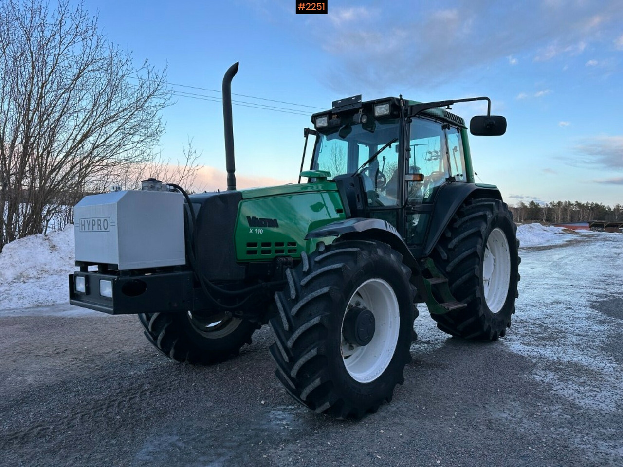 Valtra X110 waiststeering tractor with twintrac - Tractor: afbeelding 2 Valtra X110 waiststeering tractor with twintrac - Tractor: afbeelding 2