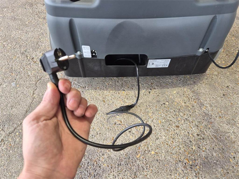 Nilfisk SW 750 - Veegwagen: afbeelding 5 Nilfisk SW 750 - Veegwagen: afbeelding 5